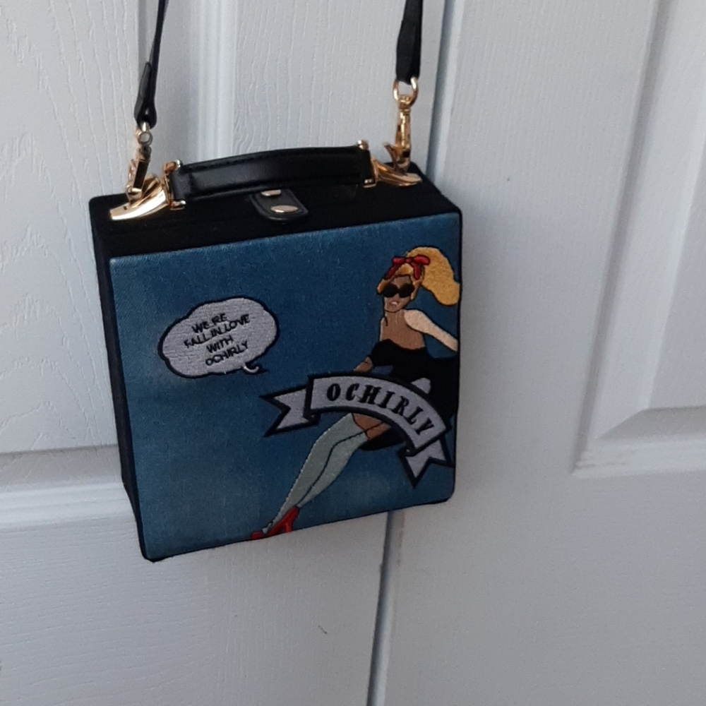 Crossbody purse